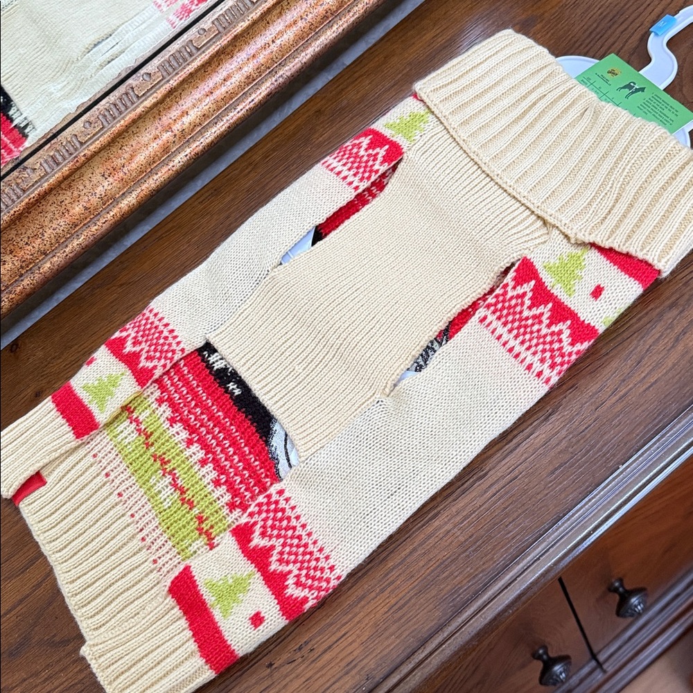 The Grinch-He’s a mean one! - Knit Christmas Sweater. Size M. - Picture 8 of 13
